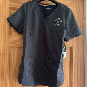 NEW WITH TAGS never worn grey women’s scrub top